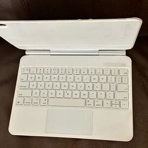 iPad keyboard case, white